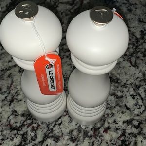 Le creuset salt pepper mills